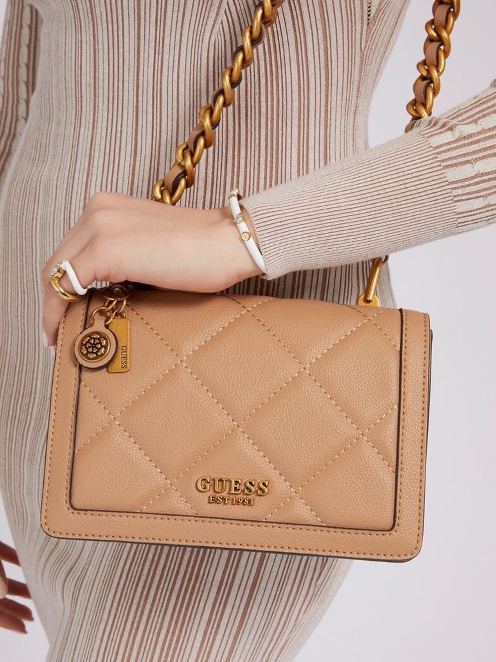 ✨NWT✨ GUESS Quilted Beige Shoulder Bag with Gold Chain